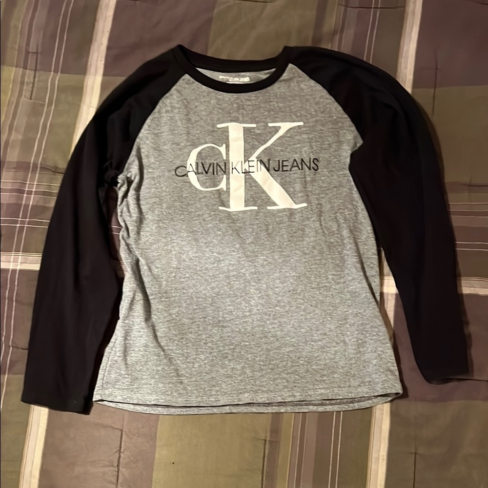 Calvin Klein Gray and Black Long Sleeve Tee EUC Boys M (10-12)